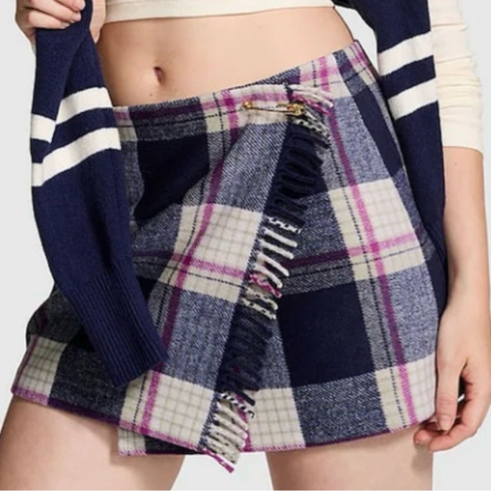 PINK Victoria's Secret Navy and Pink Plaid Flannel Mini Skirt NWT M